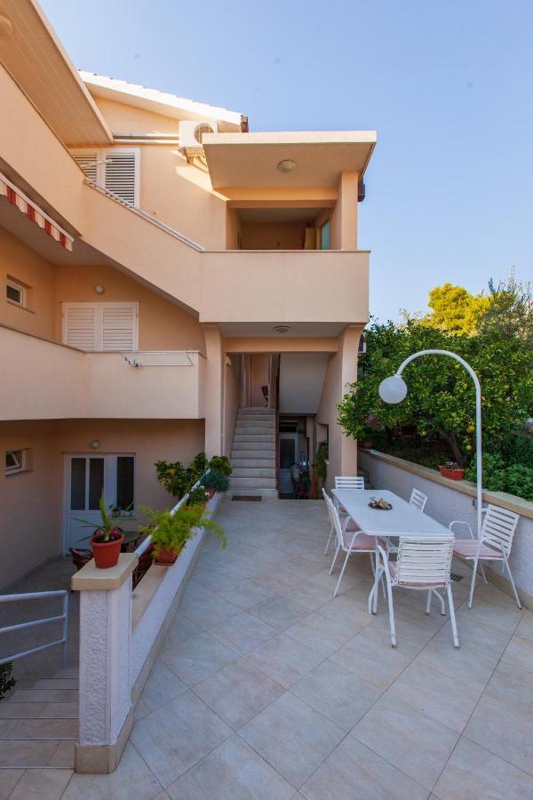 Vila Nives Podgora Exterior photo