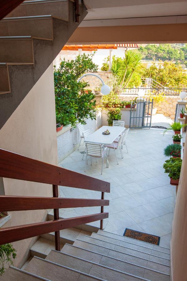 Vila Nives Podgora Exterior photo