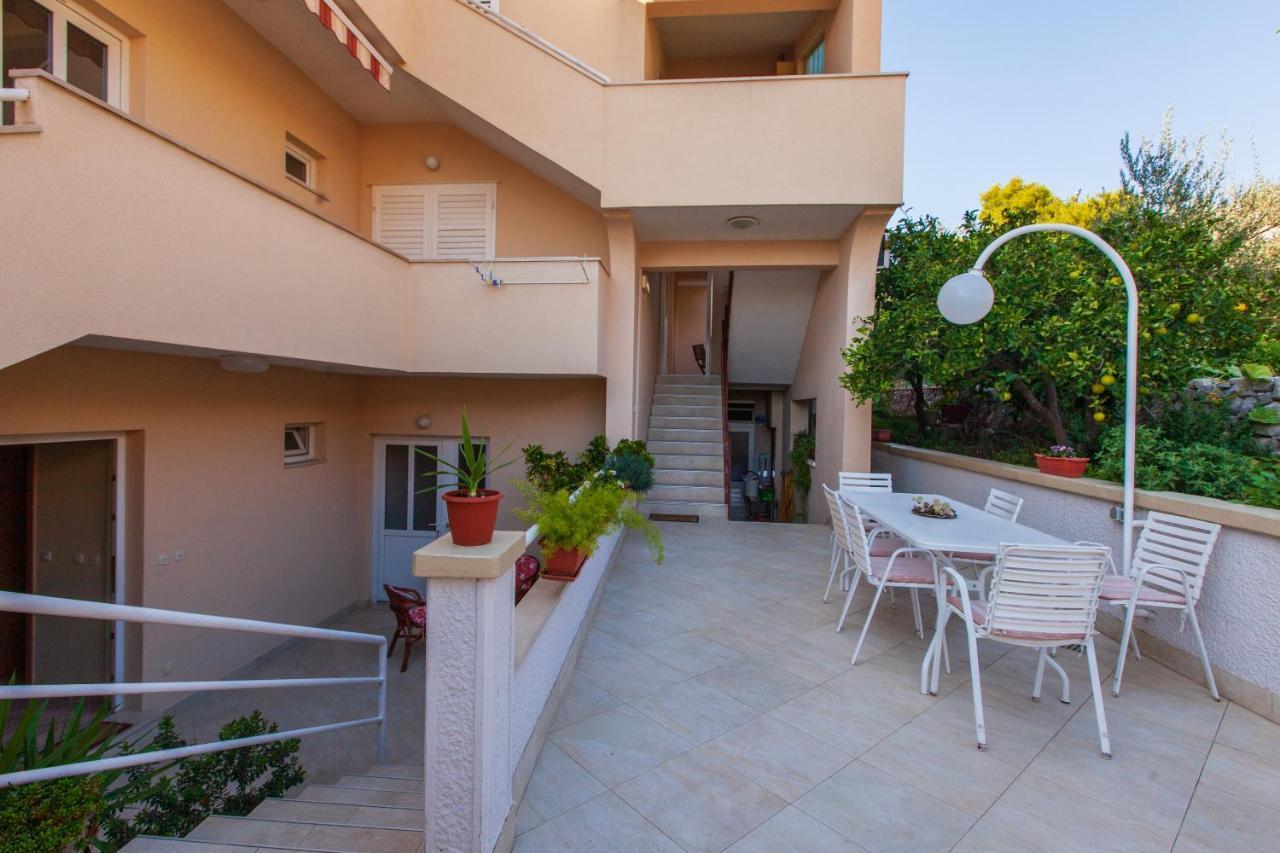 Vila Nives Podgora Exterior photo